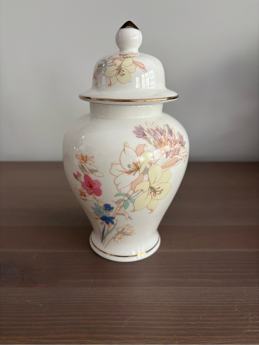 Japanese Porcelain Floral Lidded Ginger Jar - Cream with Multicolor Blooms